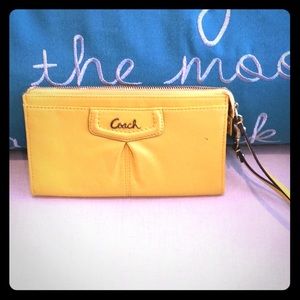 Coach wristlet wallet